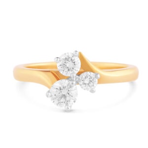 Two tone cluster diamond ring