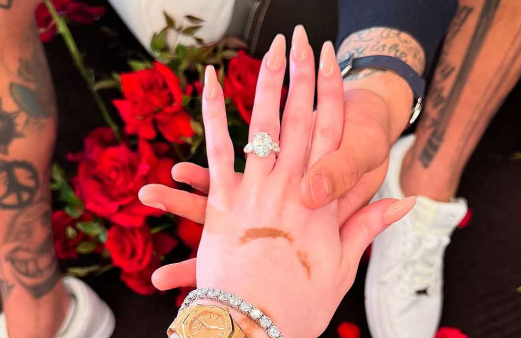 winnie harlow oval diamond engagement ring