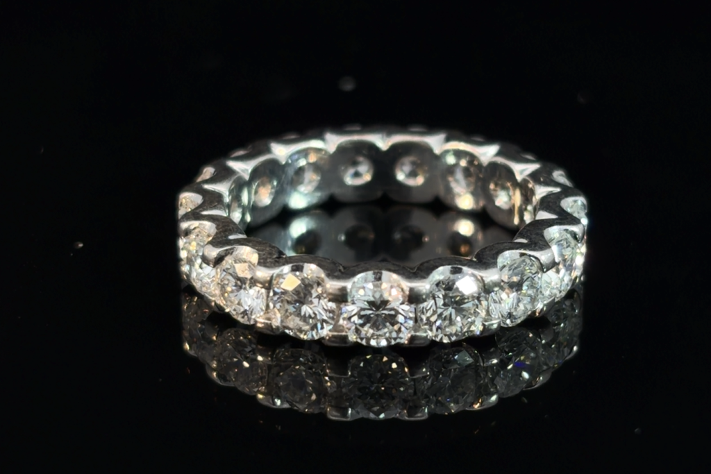 shared claw white gold diamond wedding ring