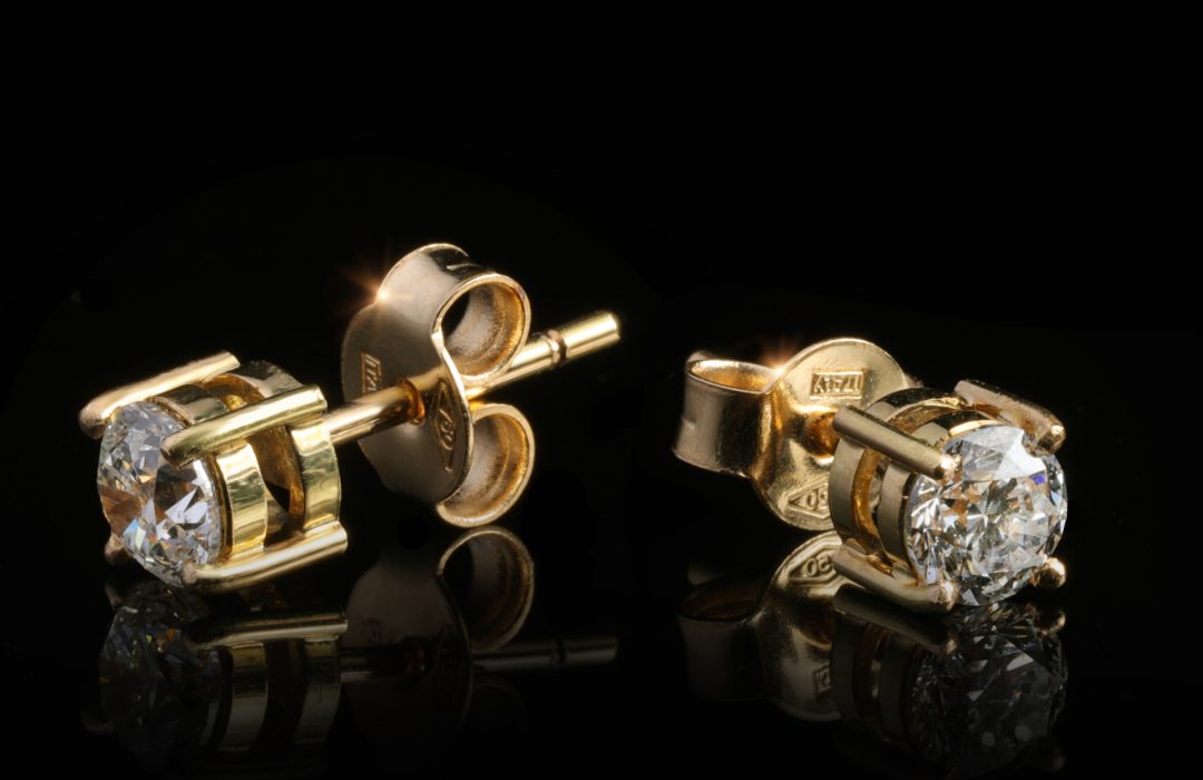 DIAMOND STUD EARRINGS